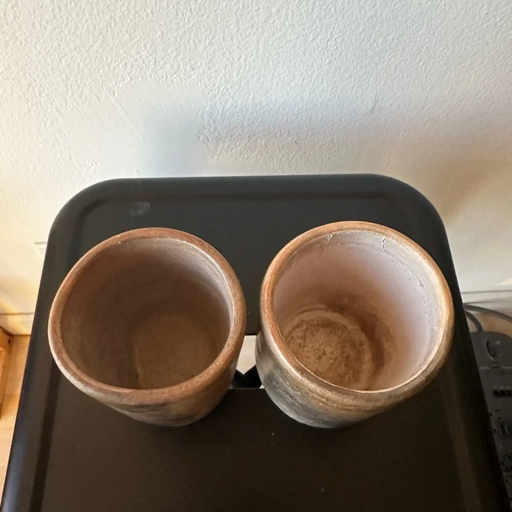 Primitive ceramic cups